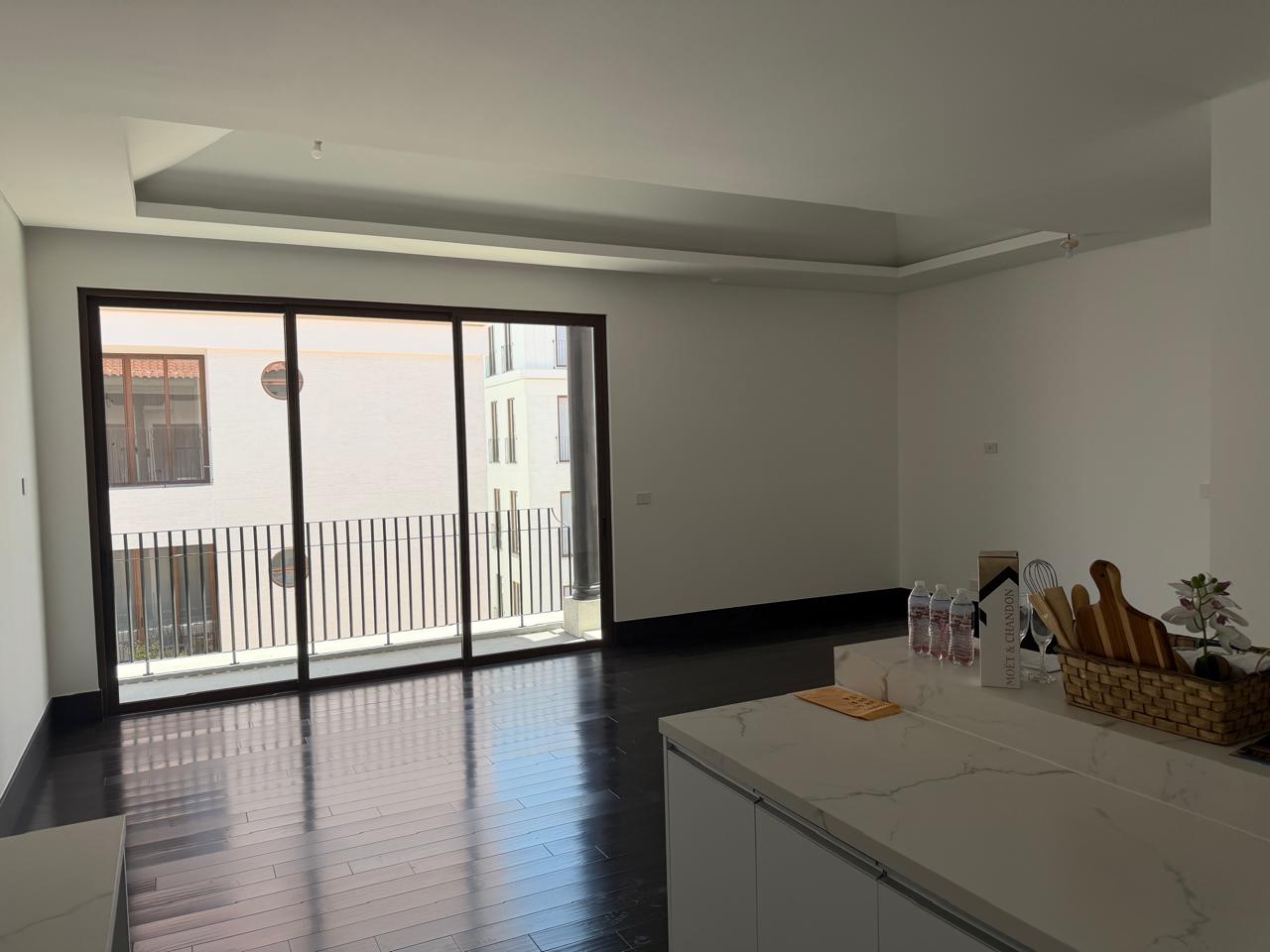 ALQUILER DE HERMOSO APARTAMENTO – NOGALES CAYALÁ, ZONA 16 - Miniatura 2