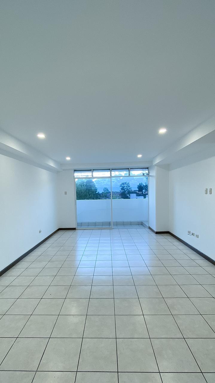 VENTA DE CÓMODO APARTAMENTO – VILLAS DE SAN ISIDRO, ZONA 16