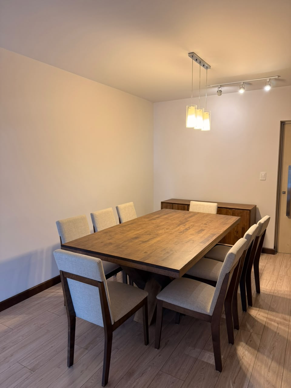 VENTA Ó ALQUILER DE CÉNTRICO APARTAMENTO – VEINTI4, ZONA 10 - Image 4