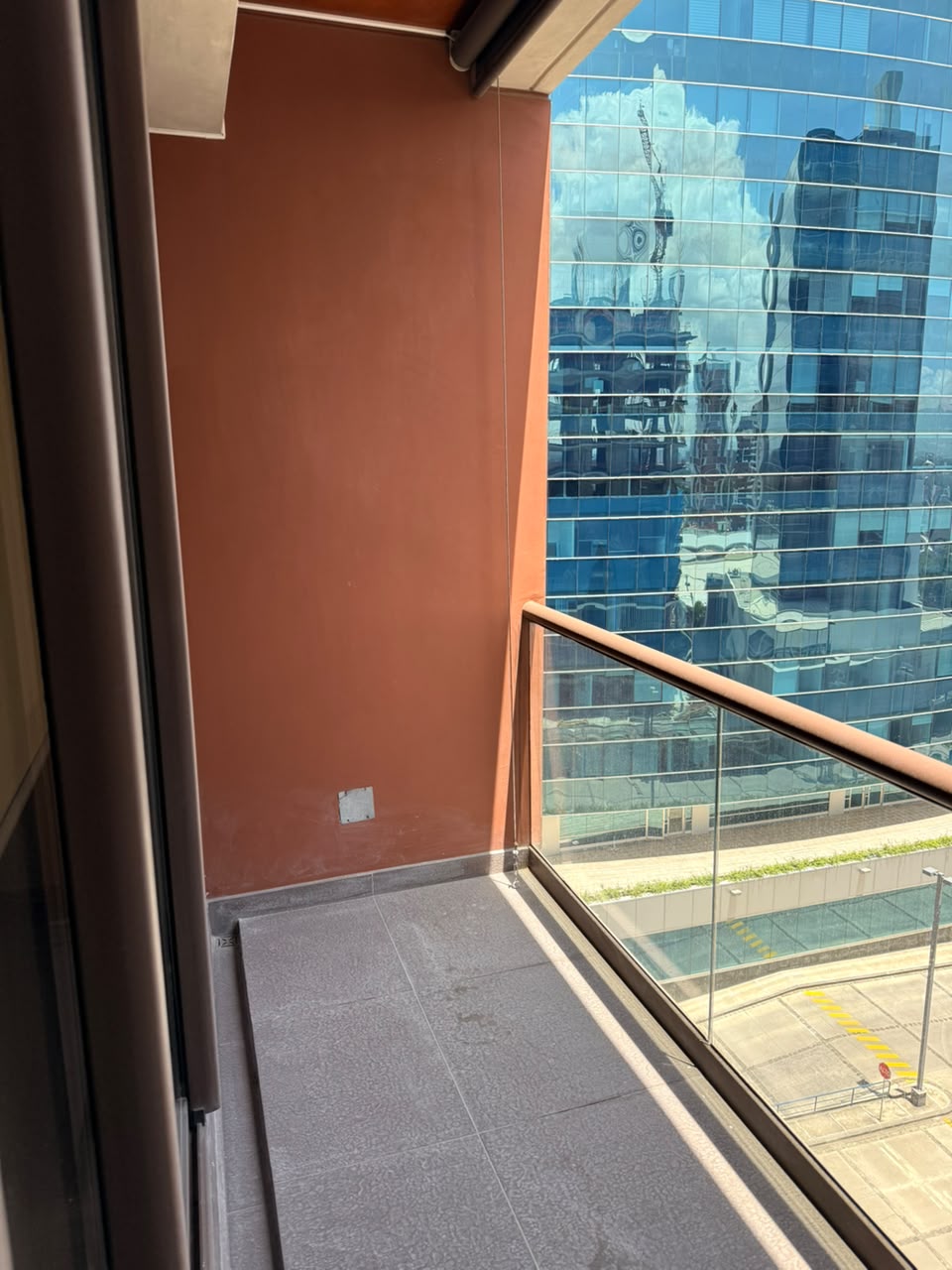VENTA Ó ALQUILER DE CÉNTRICO APARTAMENTO – VEINTI4, ZONA 10 - Image 5