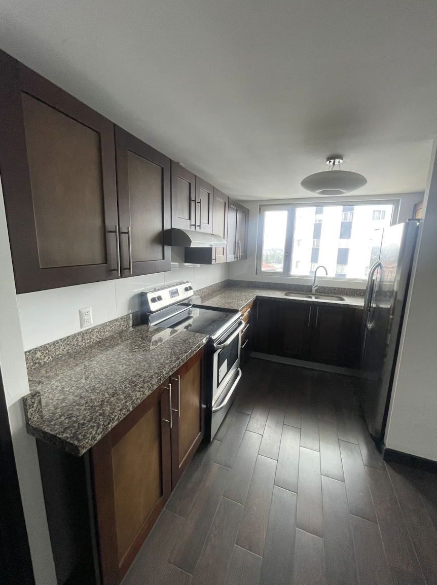 ALQUILER DE CÉNTRICO APARTAMENTO – ATTICA, ZONA 14 - Image 2