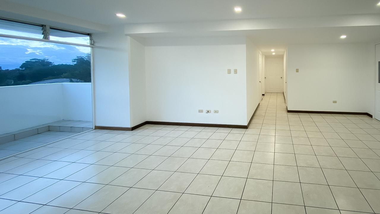 VENTA DE CÓMODO APARTAMENTO – VILLAS DE SAN ISIDRO, ZONA 16 - Image 3