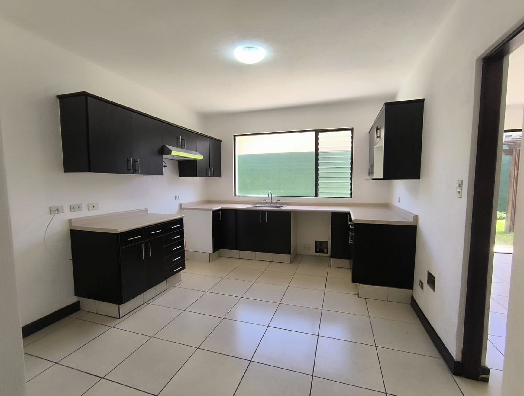 ALQUILER DE HERMOSA CASA – TERRAVISTA, KM 16.5 CES - Miniatura 3