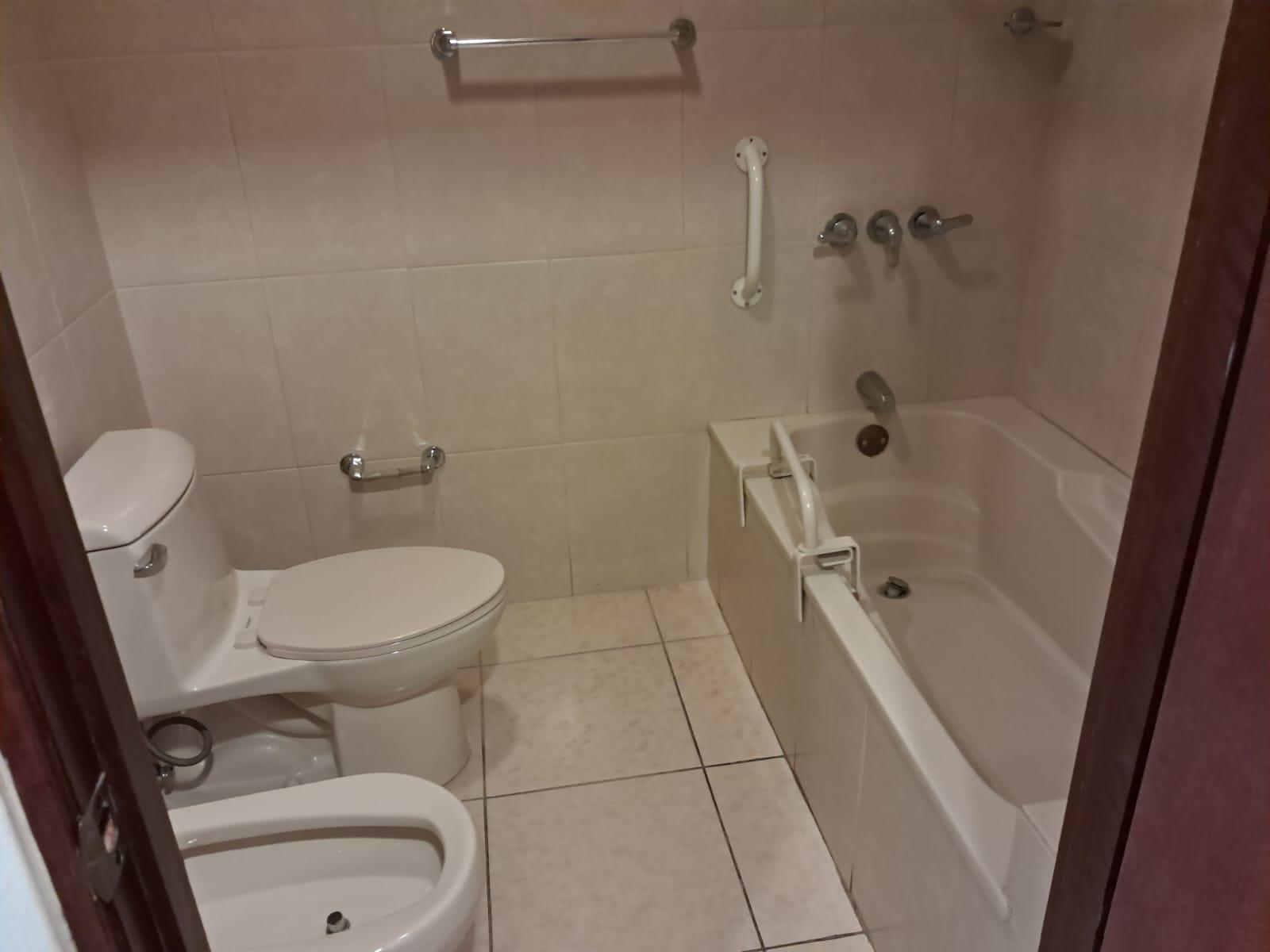 ALQUILER DE CÉNTRICO APARTAMENTO – JARDINES DEL ACUEDUCTO, ZONA 10 - Miniatura 4
