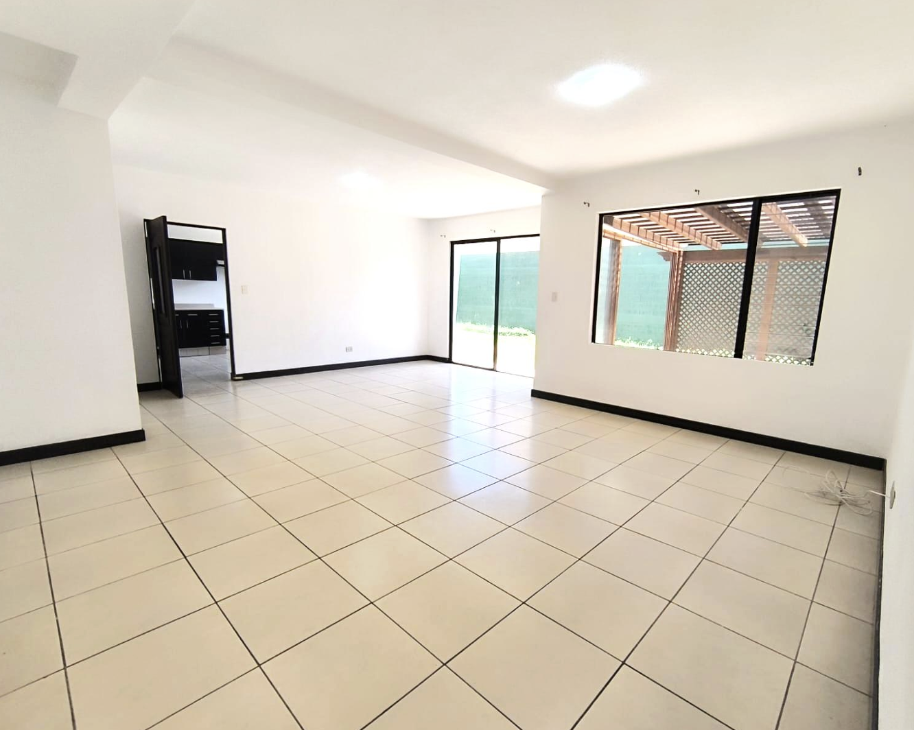 ALQUILER DE HERMOSA CASA – TERRAVISTA, KM 16.5 CES - Miniatura 5