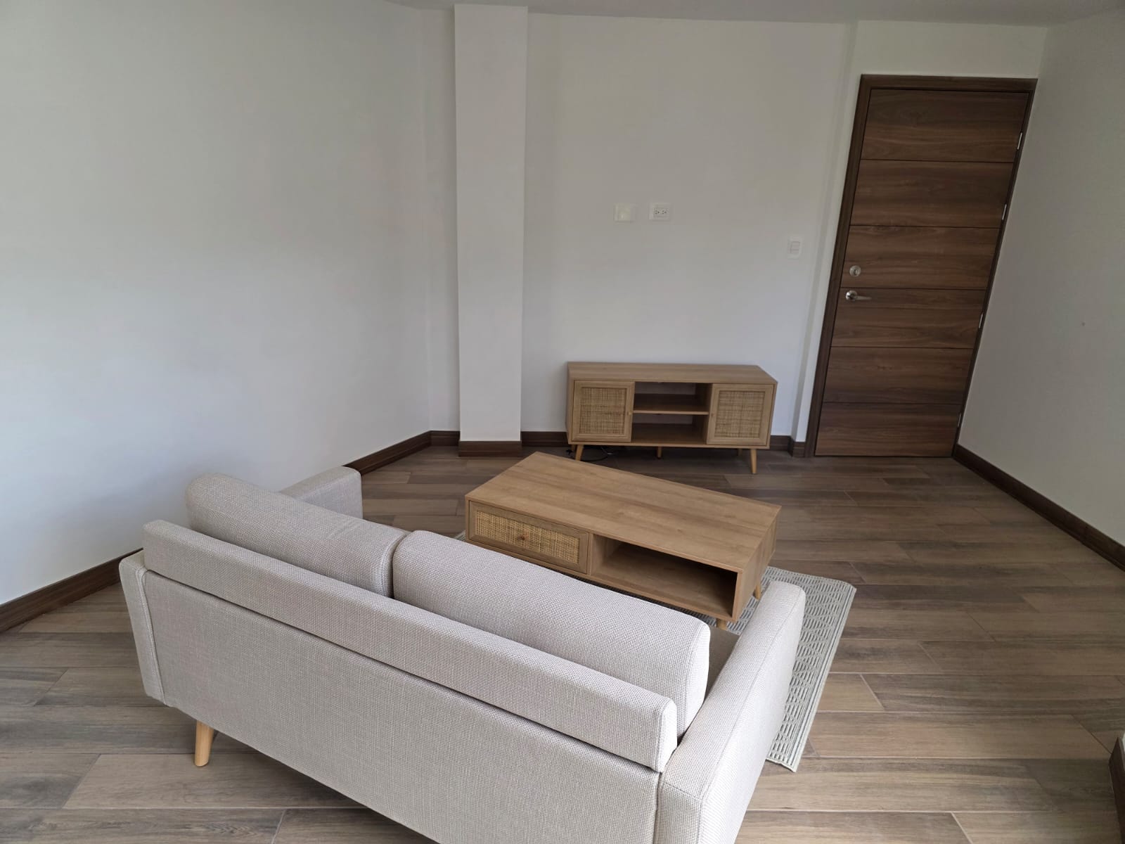 ALQUILER DE LINDO APARTAMENTO AMUEBLADO – PRIVÉ, ZONA 15 - Miniatura 2