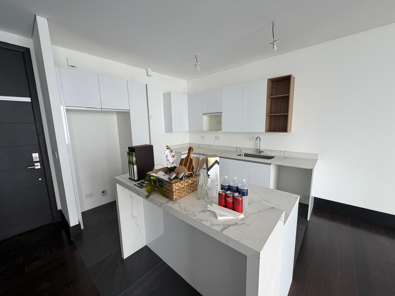 ALQUILER DE HERMOSO APARTAMENTO – NOGALES CAYALÁ, ZONA 16 - Miniatura 3