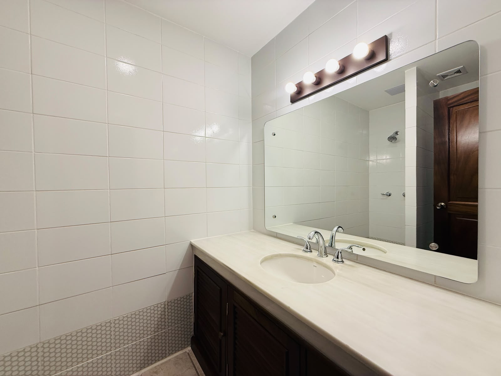 ALQUILER DE AMPLIO APARTAMENTO – VILLA REAL, ZONA 10 - Miniatura 7