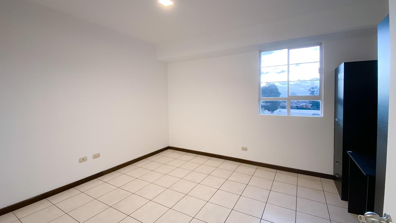 VENTA DE CÓMODO APARTAMENTO – VILLAS DE SAN ISIDRO, ZONA 16 - Miniatura 7