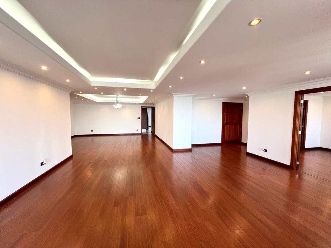 ALQUILER DE AMPLIO APARTAMENTO – MARQUÉS DEL VALLE, ZONA 14 - Image 1