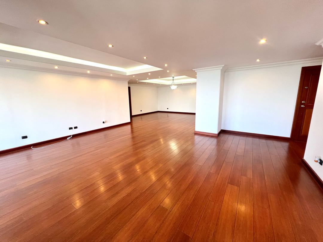 ALQUILER DE AMPLIO APARTAMENTO – MARQUÉS DEL VALLE, ZONA 14 - Image 2