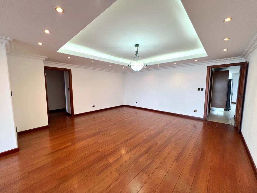 ALQUILER DE AMPLIO APARTAMENTO – MARQUÉS DEL VALLE, ZONA 14 - Image 4