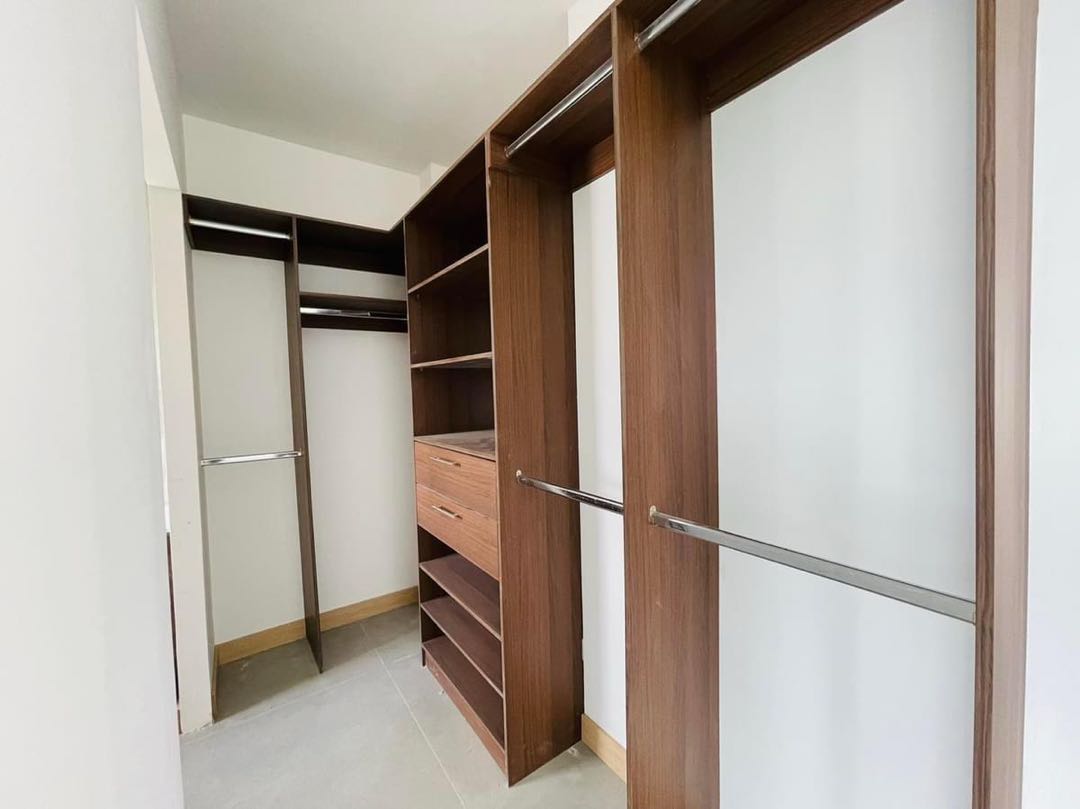 ALQUILER DE MODERNO Y CÉNTRICO APARTAMENTO – BONA 10, ZONA 10 - Miniatura 6