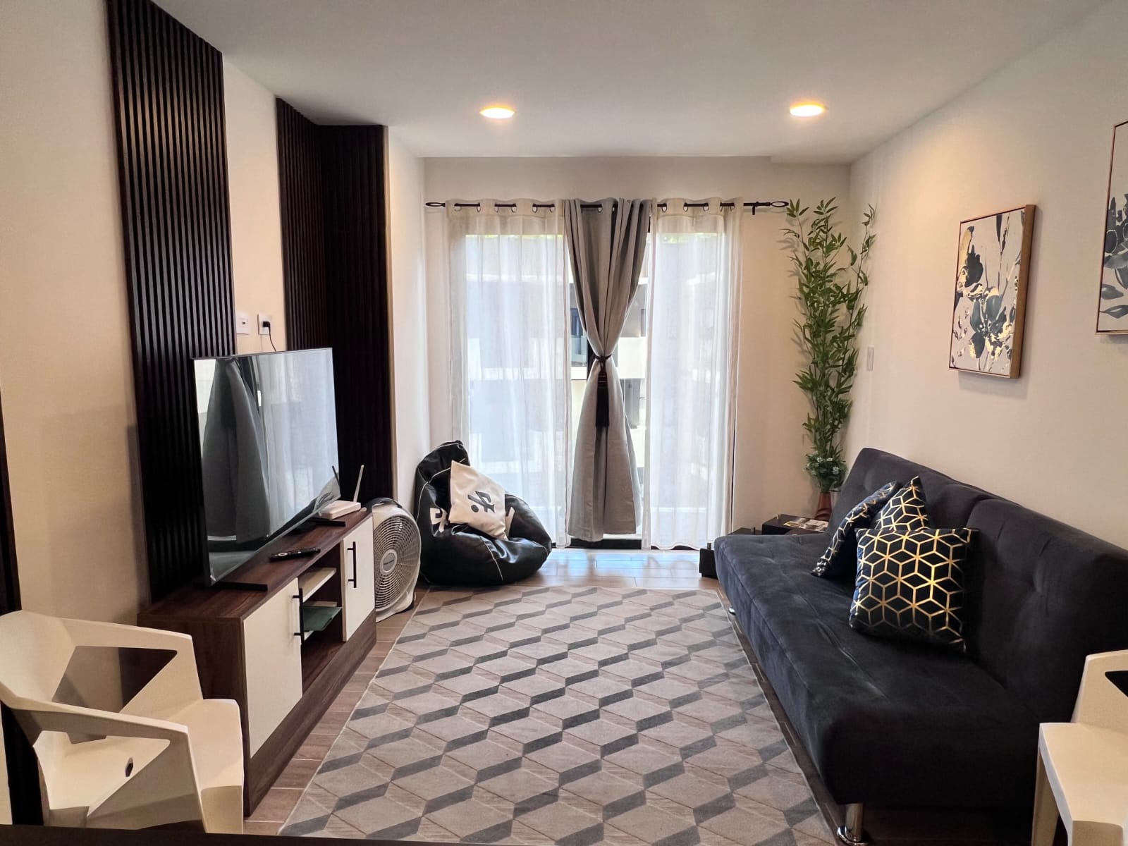 ALQUILER DE APARTAMENTO AMUEBLADO – PARQUE 14, ZONA 14 - Image 1