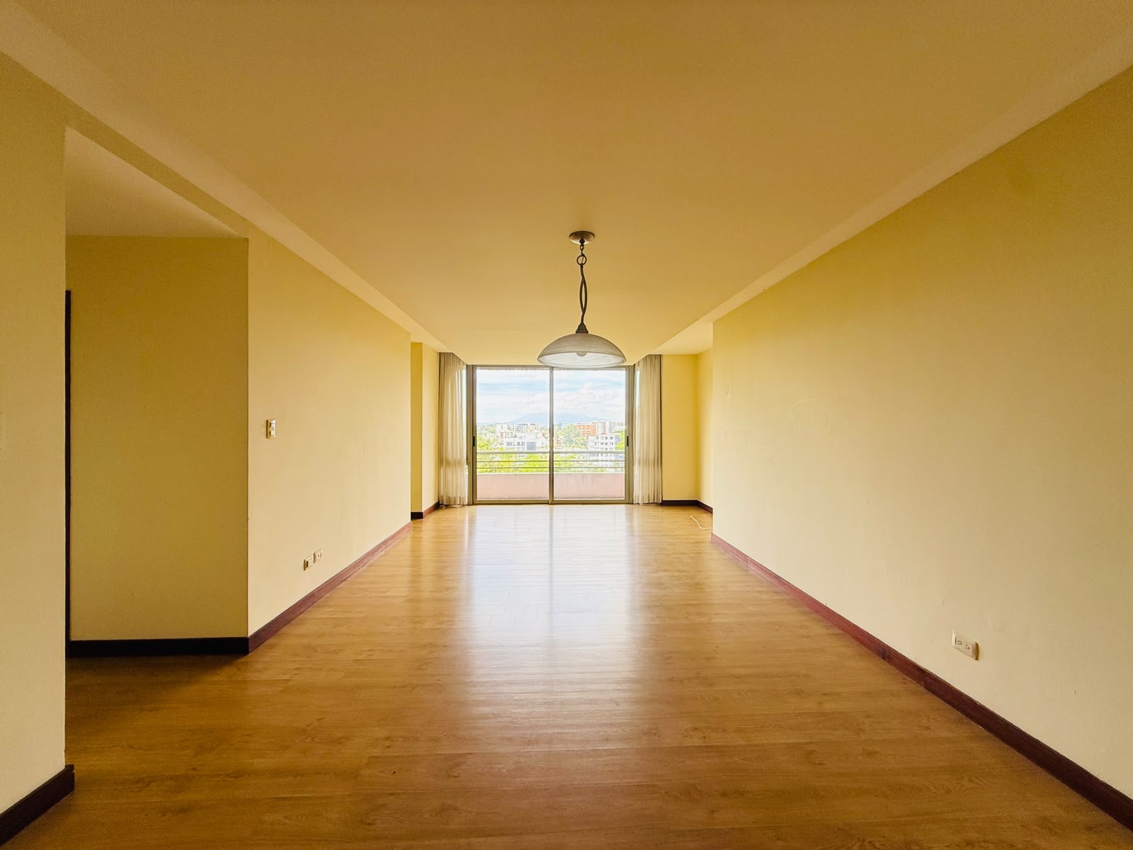 ALQUILER DE CÉNTRICO APARTAMENTO – JARDINES DEL ACUEDUCTO, ZONA 10