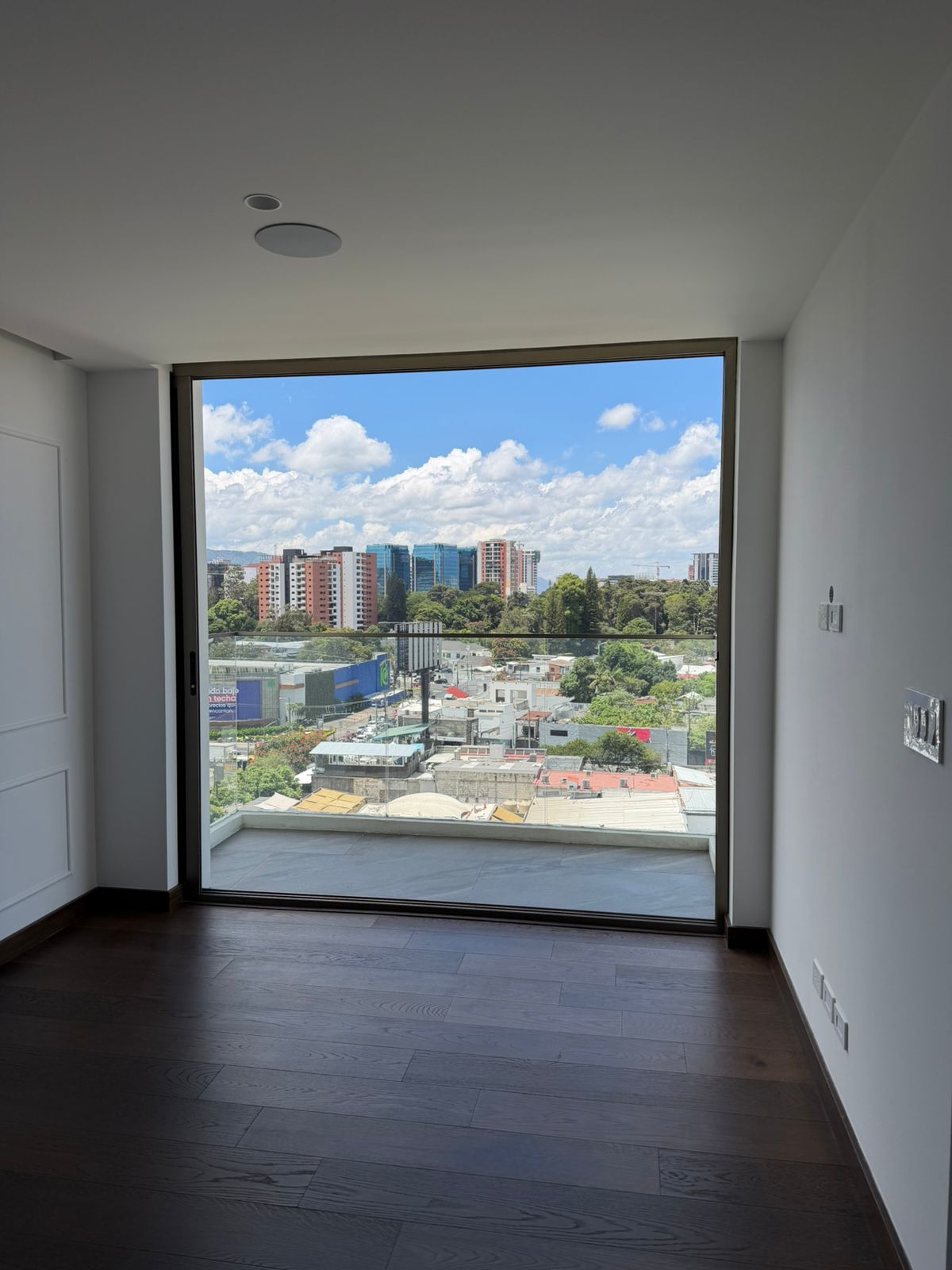 ALQUILER DE CÉNTRICO APARTAMENTO – ATARAH, ZONA 10 - Image 3