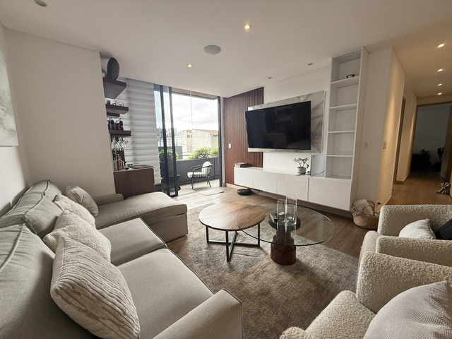 Lindo Apartamento Amueblado en Venta Trivá zona 15 - Image 1