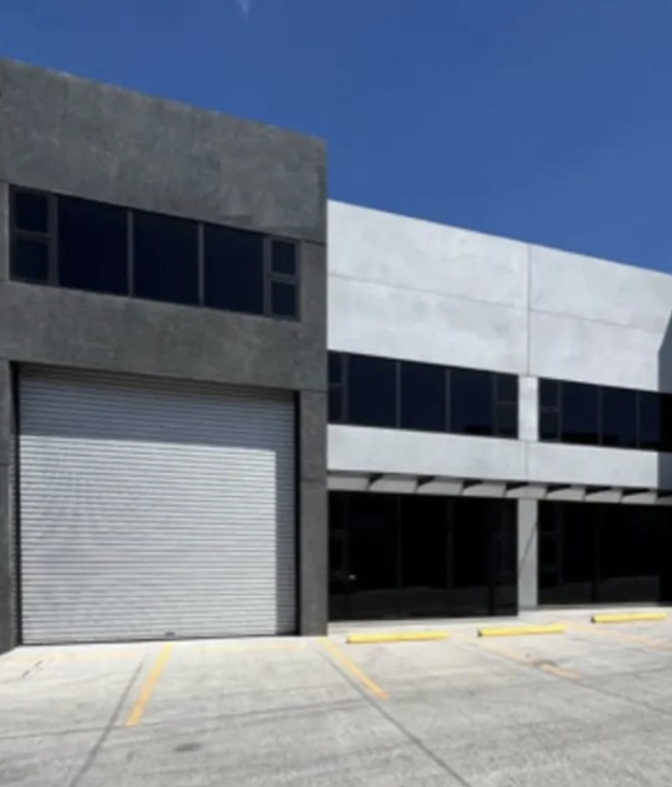 ALQUILER DE AMPLIA BODEGA 484.37MT2 – BOUGANVILLIAS, ZONA 18 - Image 3