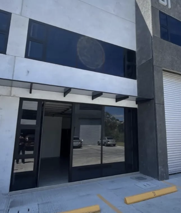 ALQUILER DE AMPLIA BODEGA 484.37MT2 – BOUGANVILLIAS, ZONA 18 - Image 4