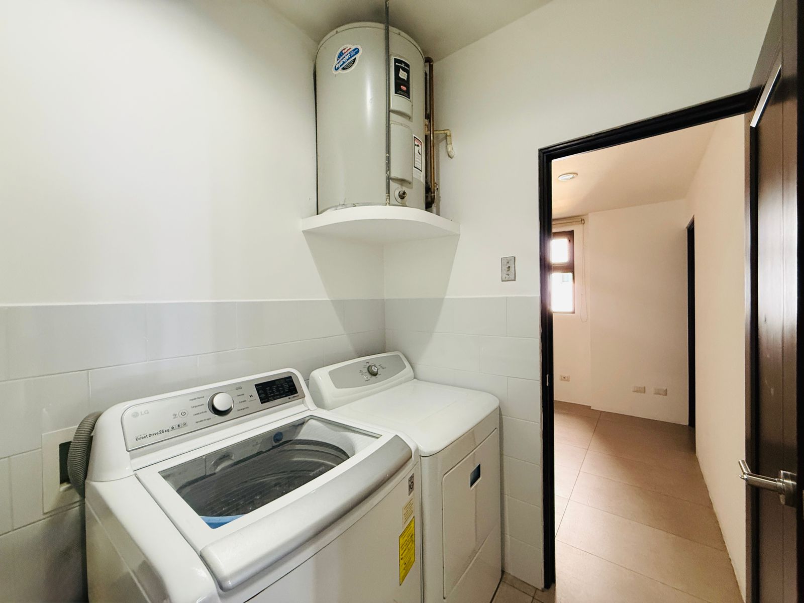VENTA DE AMPLIO APARTAMENTO – SAN PATRICIO, ZONA 14 - Miniatura 7